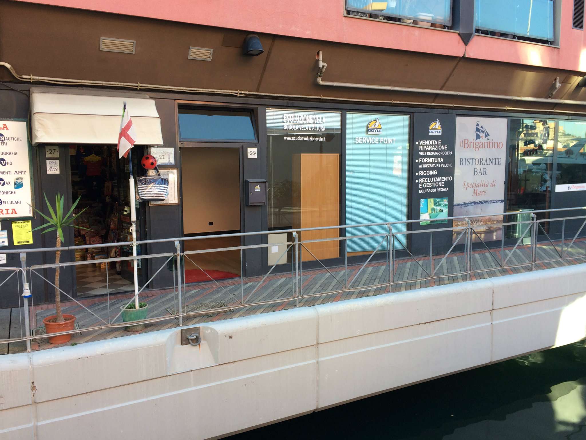  genova vendita quart:  magnani-&-bernardotti-immobiliare-s.n.c.