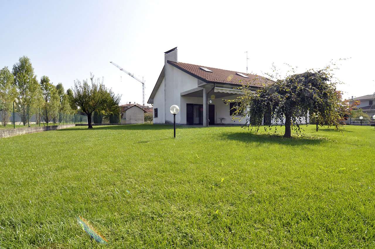 Villa CAVENAGO DI BRIANZA vendita   Pasteur RG Casa Immobiliare sas